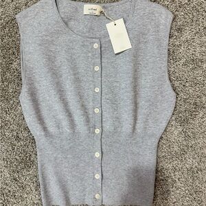 Wilfred Light Gray Sleeveless Button-Down Shirt